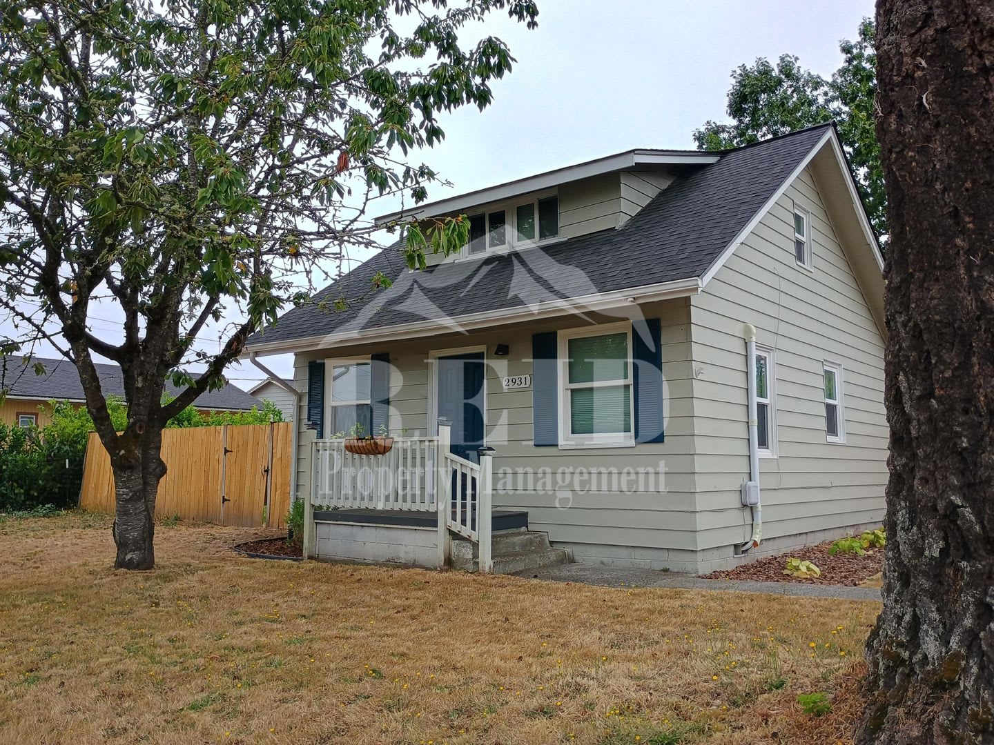 Updated 3-Bedroom Home with Butler's Pantry, Large Fenced Yard & Garage in Bremerton – photo 2