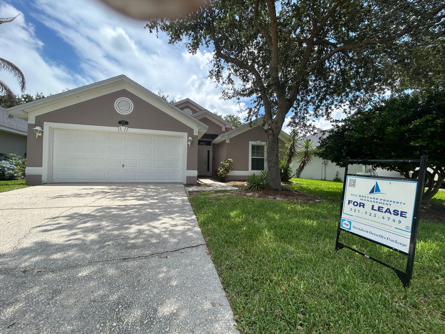 Beautiful and Well Maintained HOA Community – photo 3