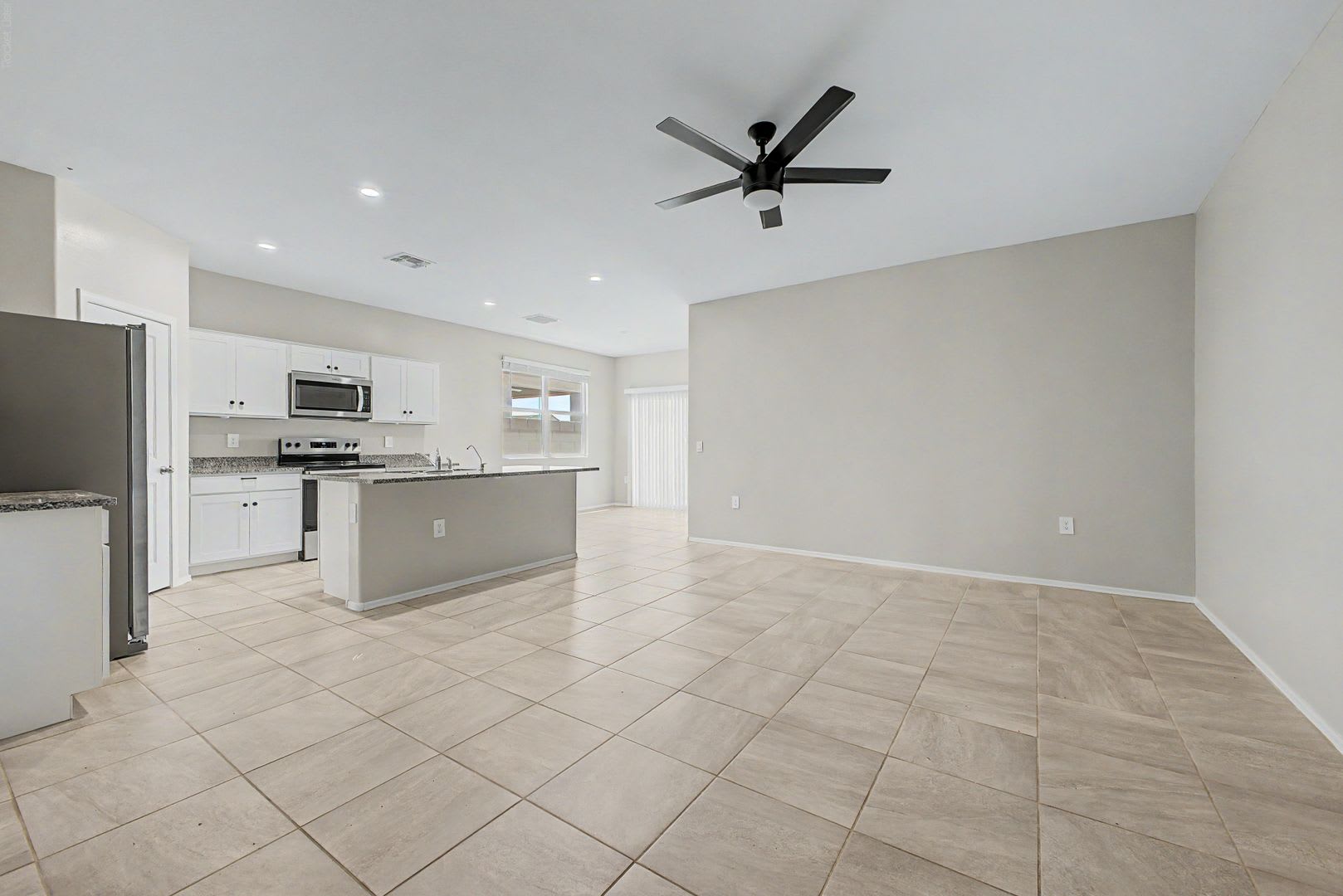 Beautiful 3 bed, 2 bath Casa Grande home – photo 3
