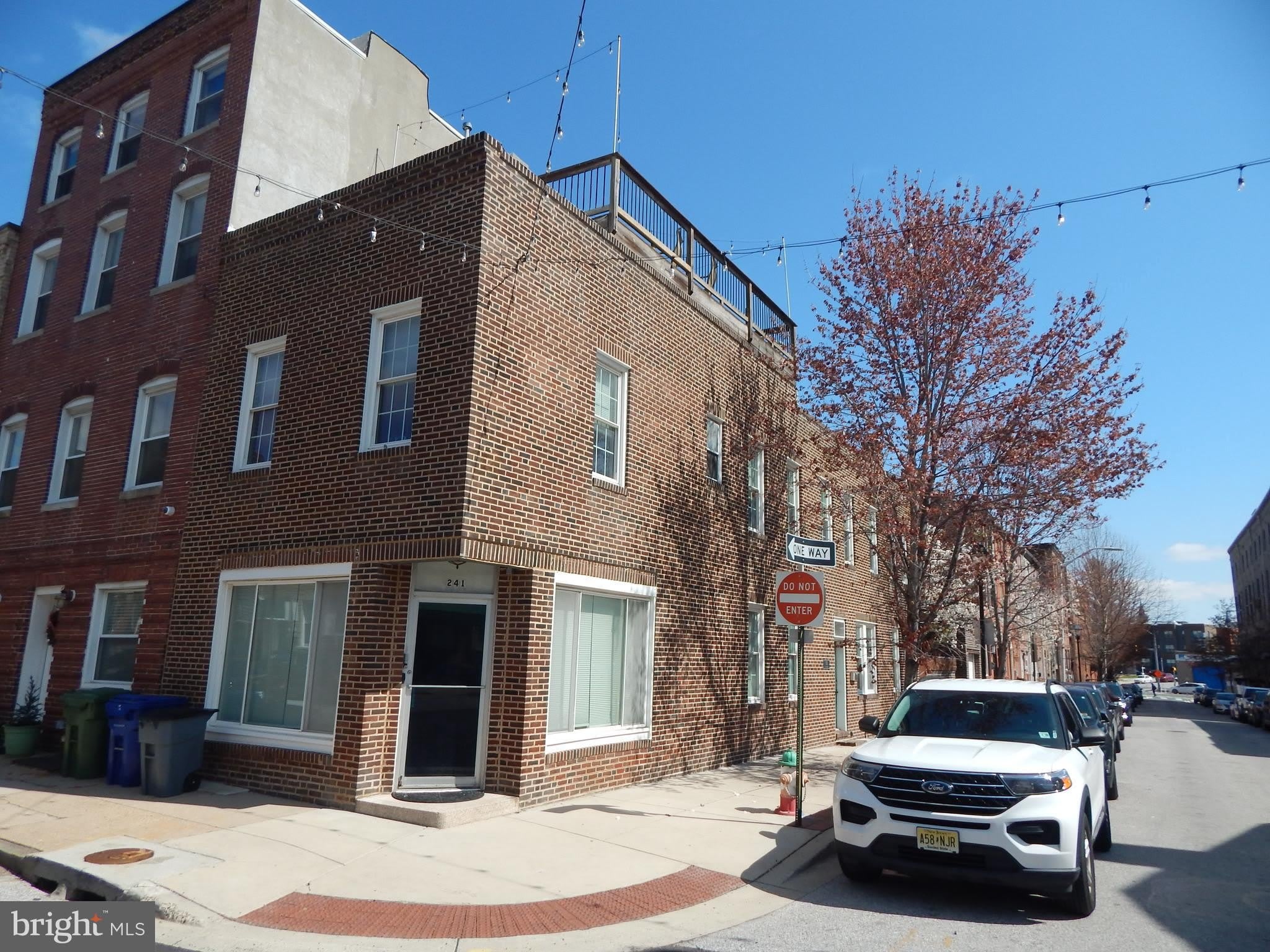 241 S EXETER Street – photo 2