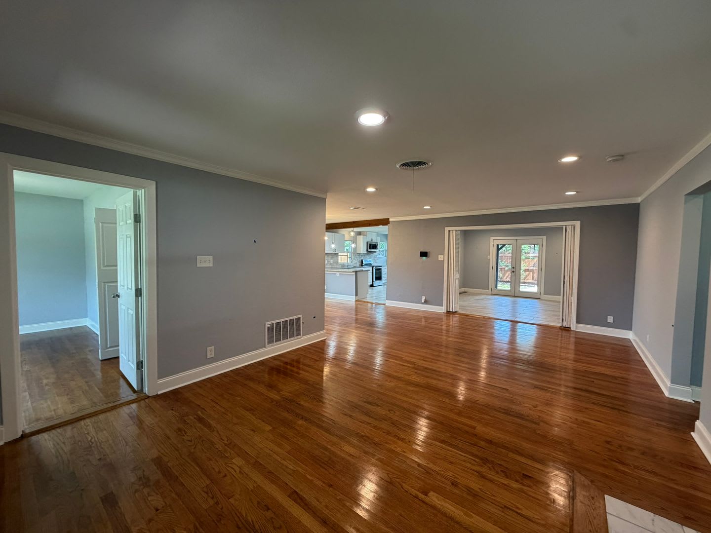 3 Bedroom 2 Bath Home Close To Woodlawn Park – photo 3