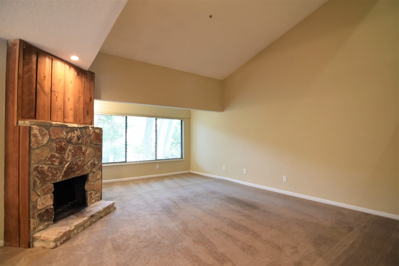 3br 2ba Gated Community just south of DOWNTOWN ORLANDO!!! – photo 4