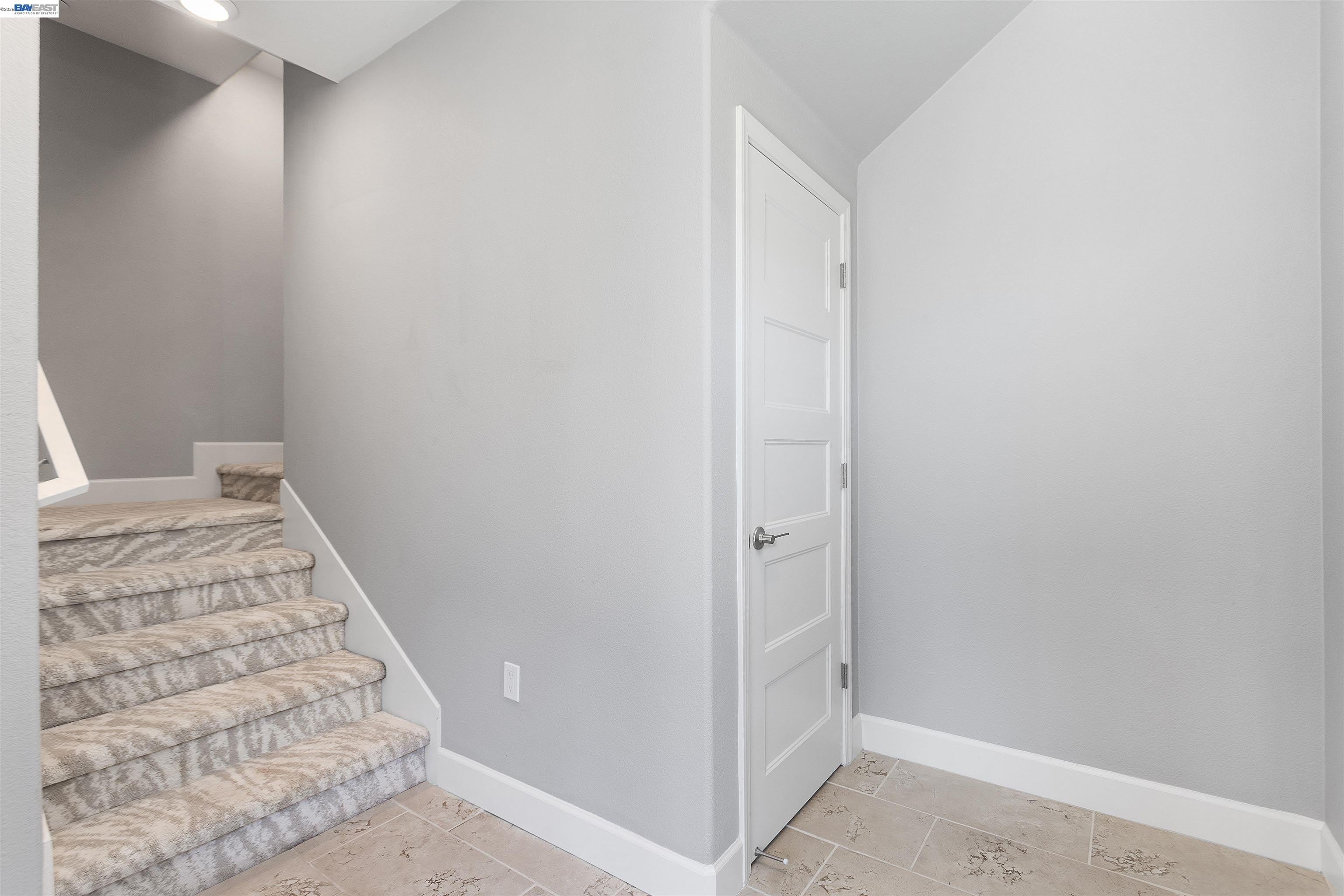 151 Manly Terrace – photo 5