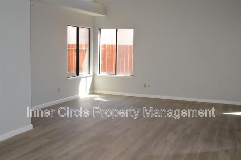 217 Mitchum Drive – photo 2