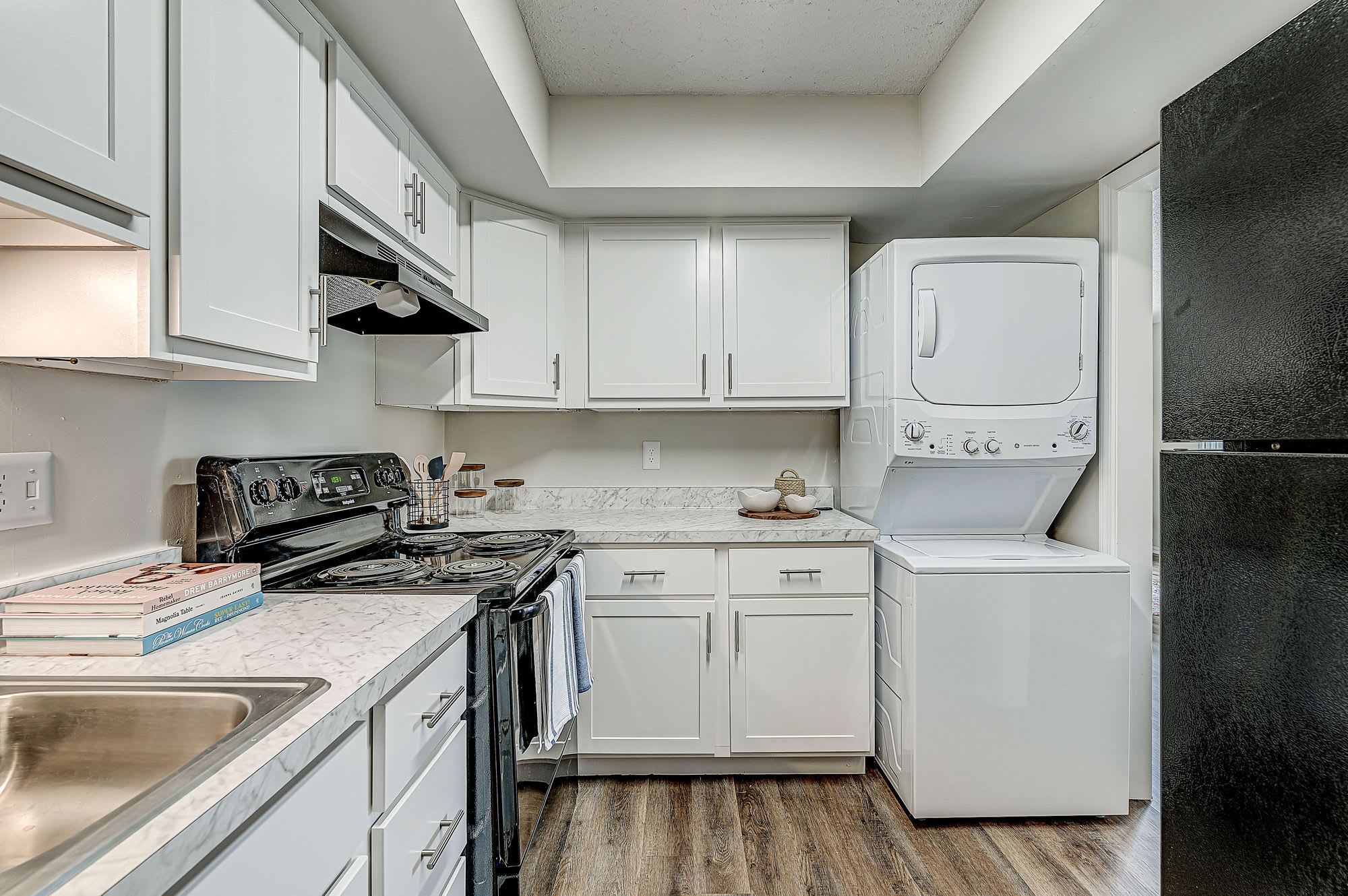 Stonehedge Apartments – photo 3