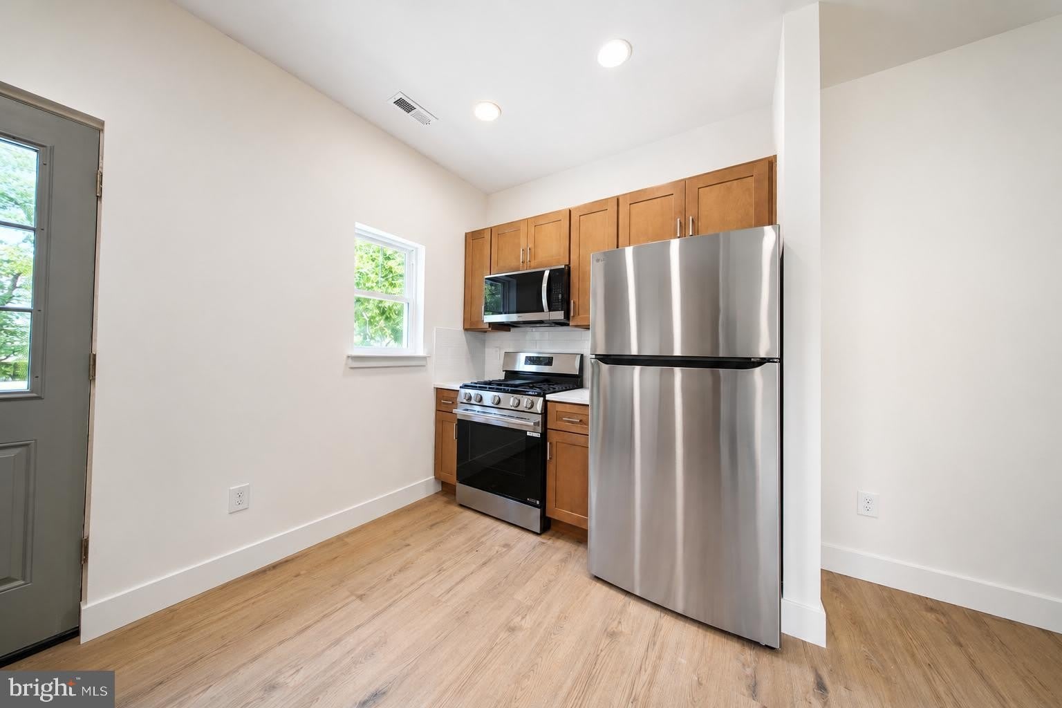 10 MYRTLE Avenue – photo 4