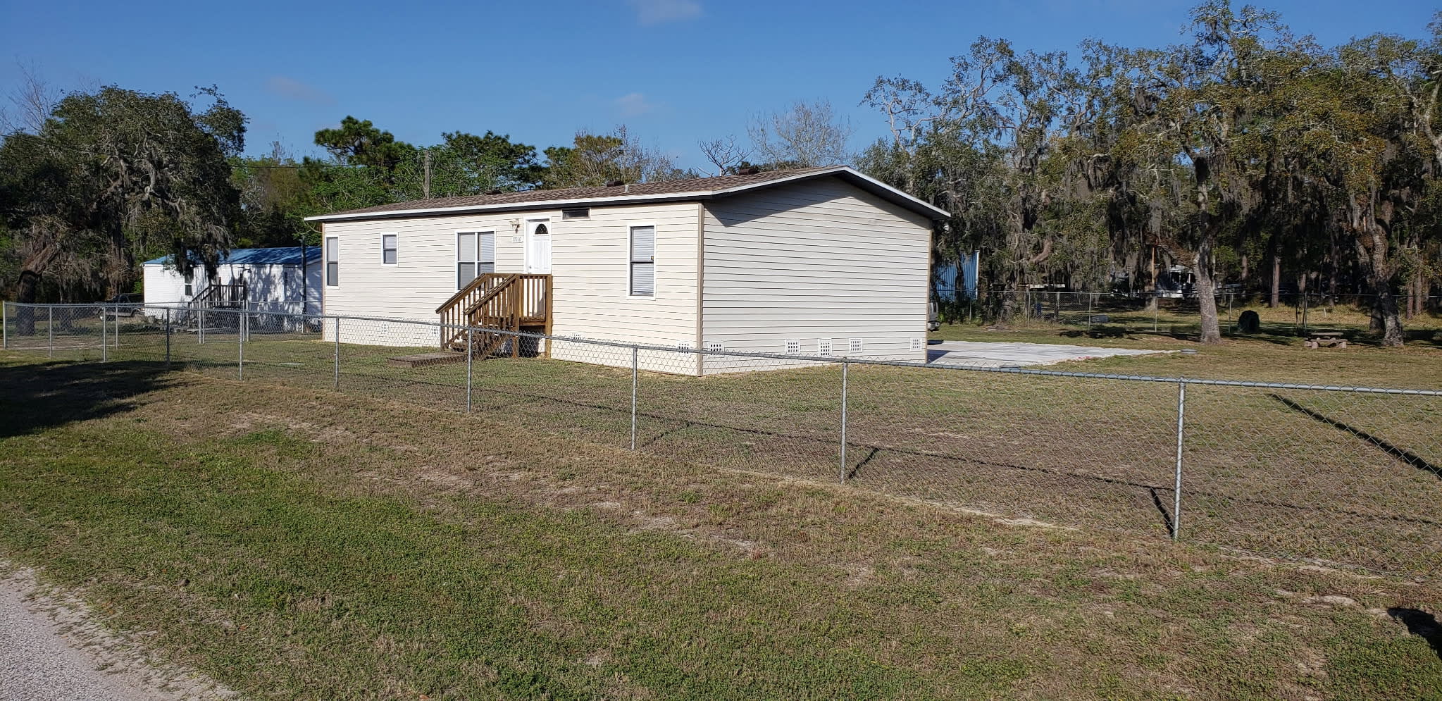 17010 Meridian Blvd – photo 2