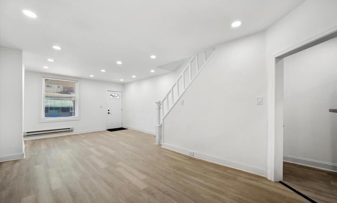 558 Herman Street – photo 1