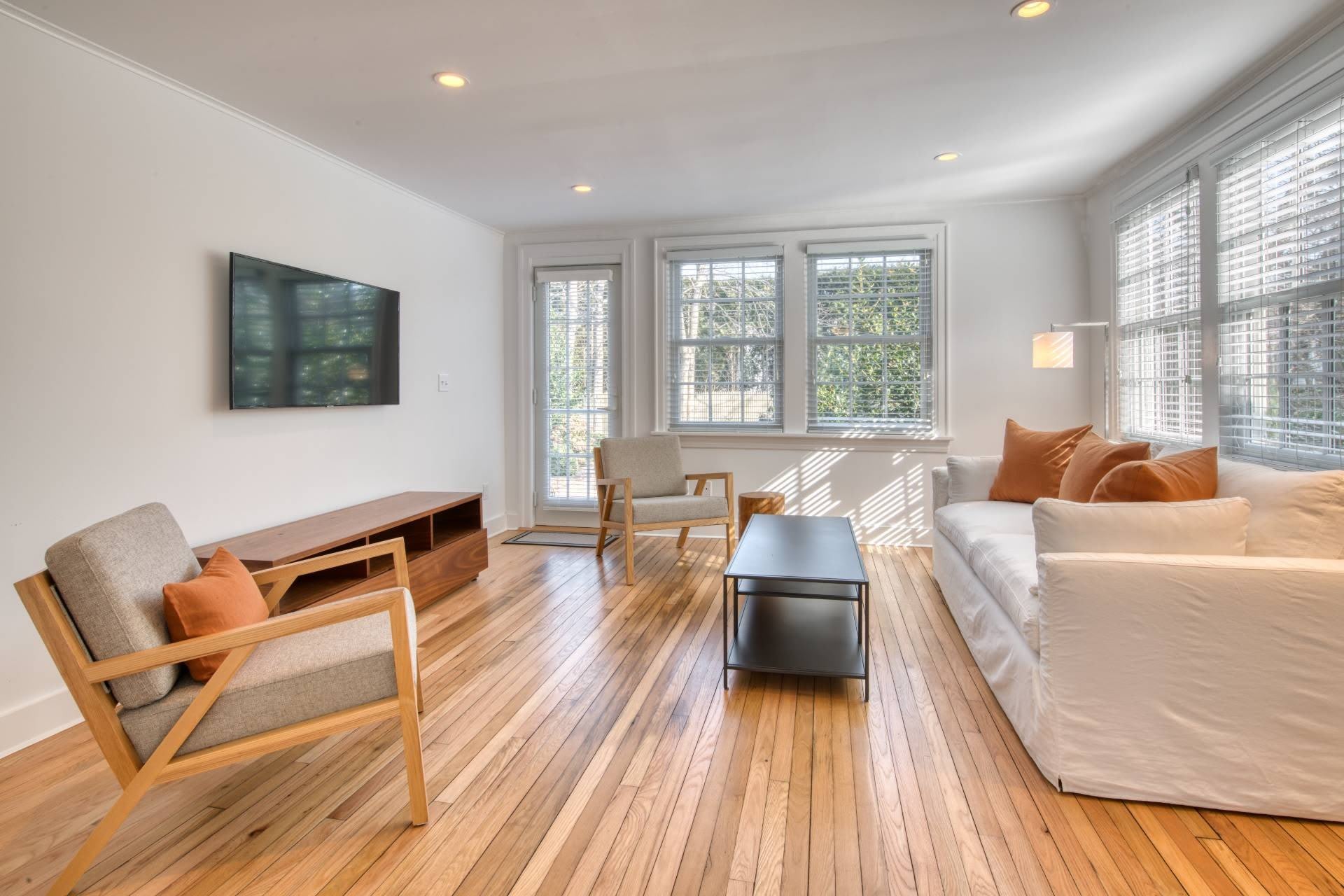 51 The Circle Apartment 3 – photo 4