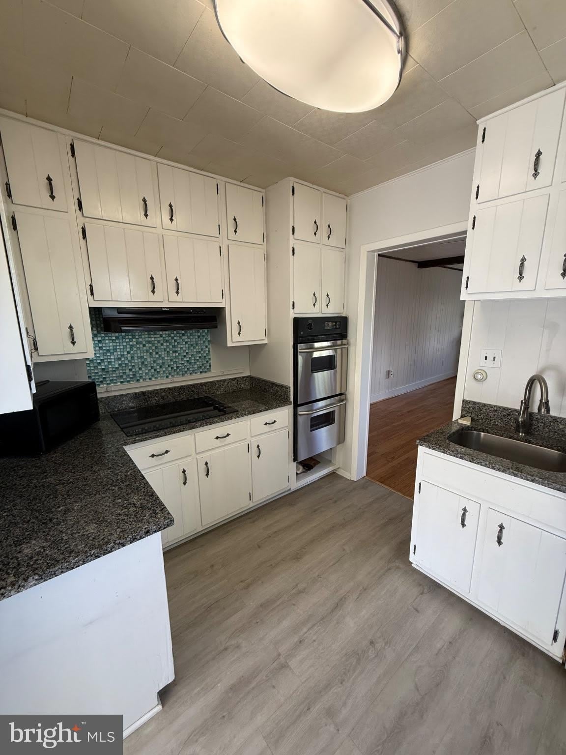 1131 MARION Avenue – photo 4