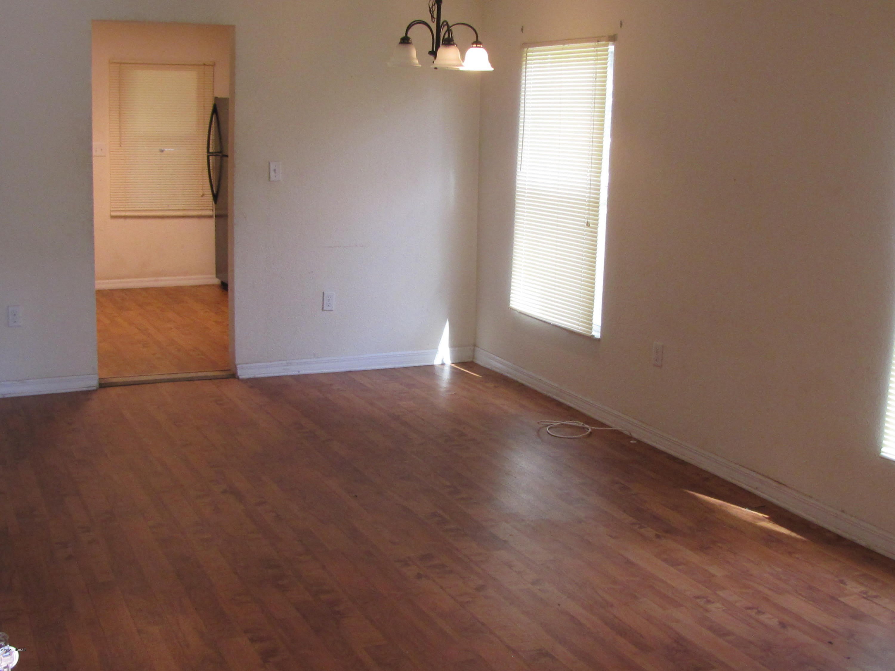 215 Dix Avenue – photo 4