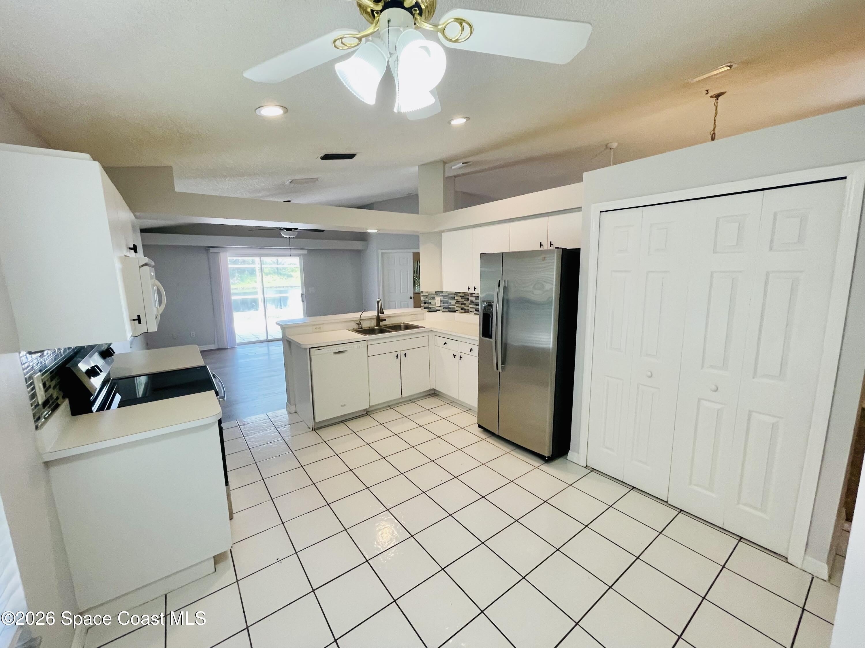 8043 Bracken Lane – photo 5