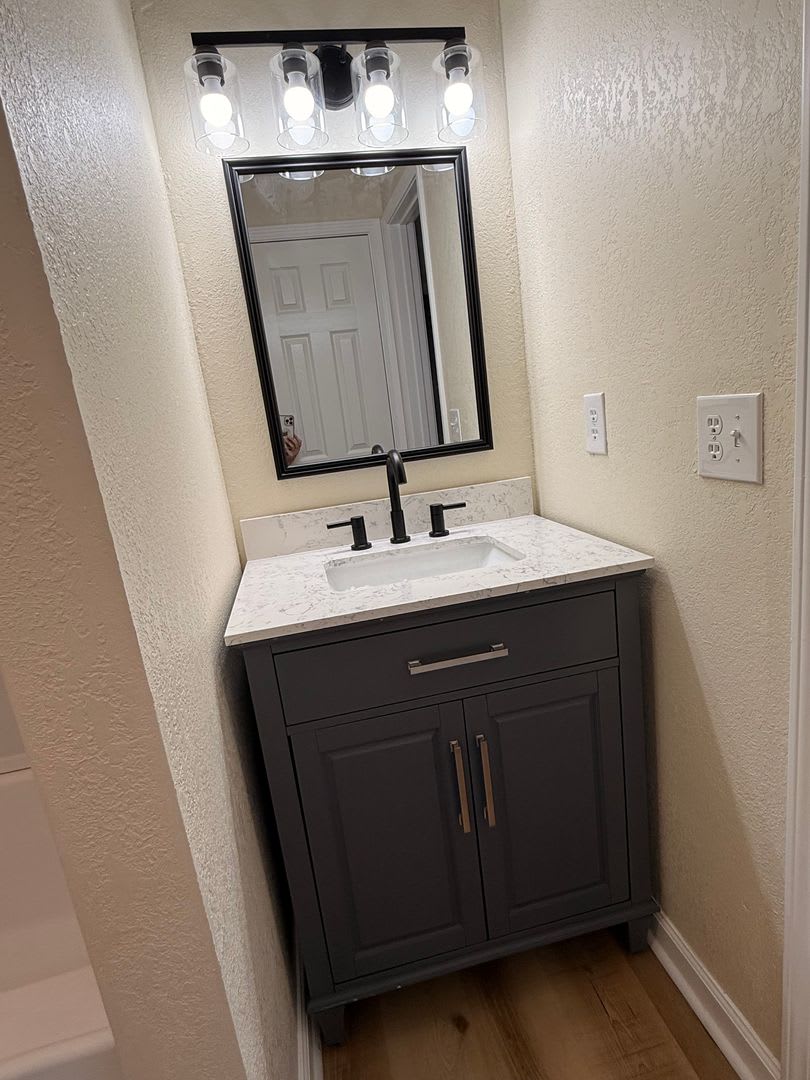 3 Bed 2 Bath Newly Renovated Home – photo 4