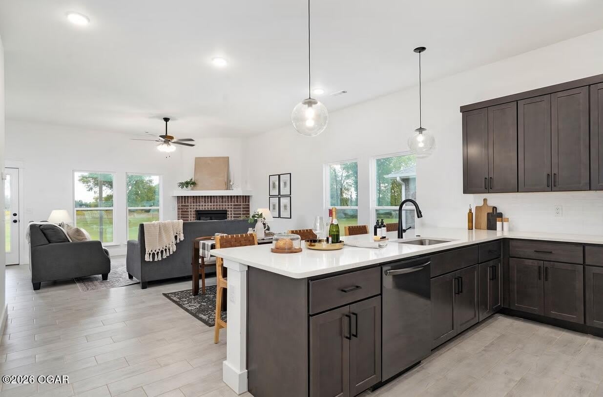 812 Delaney Drive – photo 3
