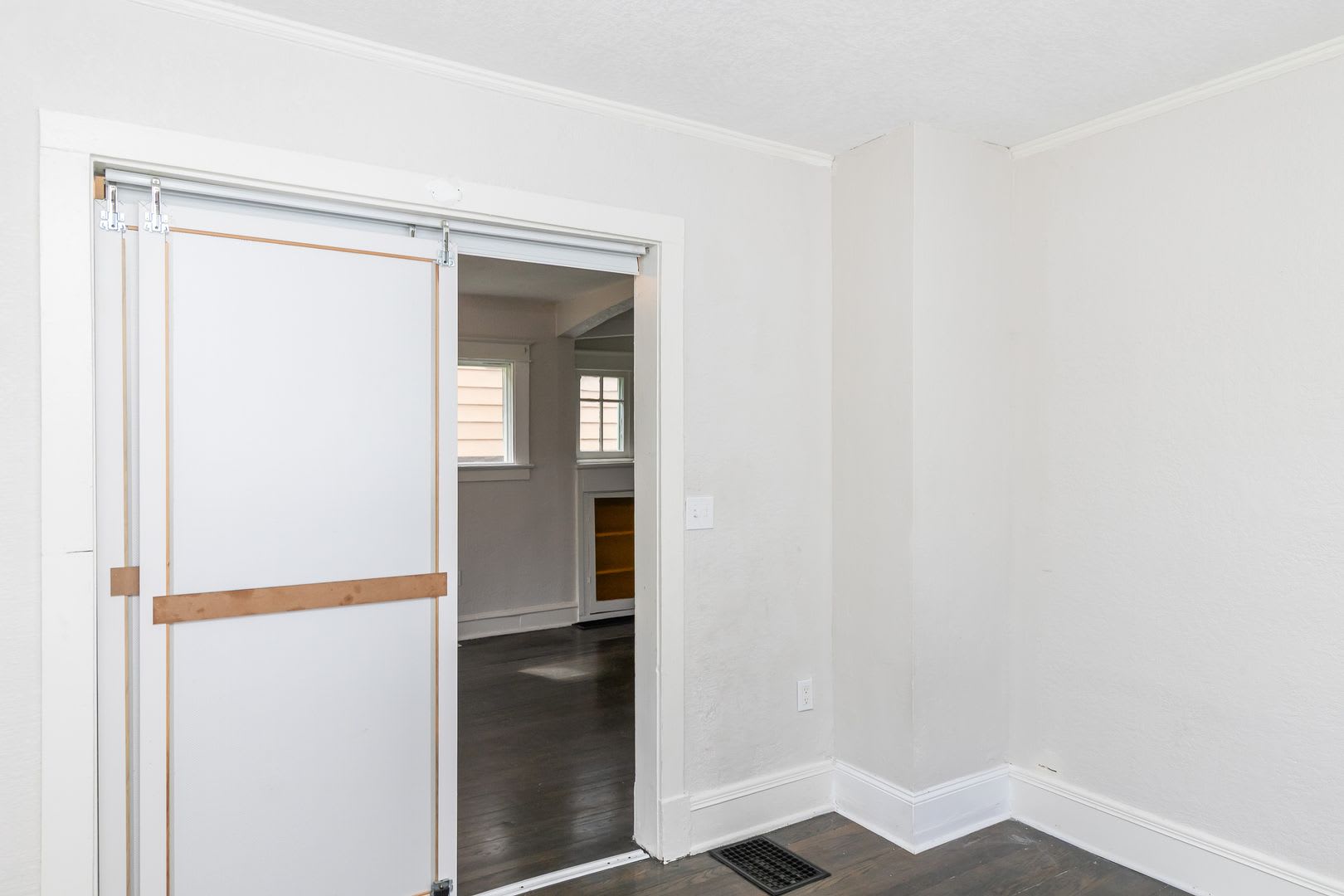 Kansas City 3 Bed 2 Bath Home – photo 4