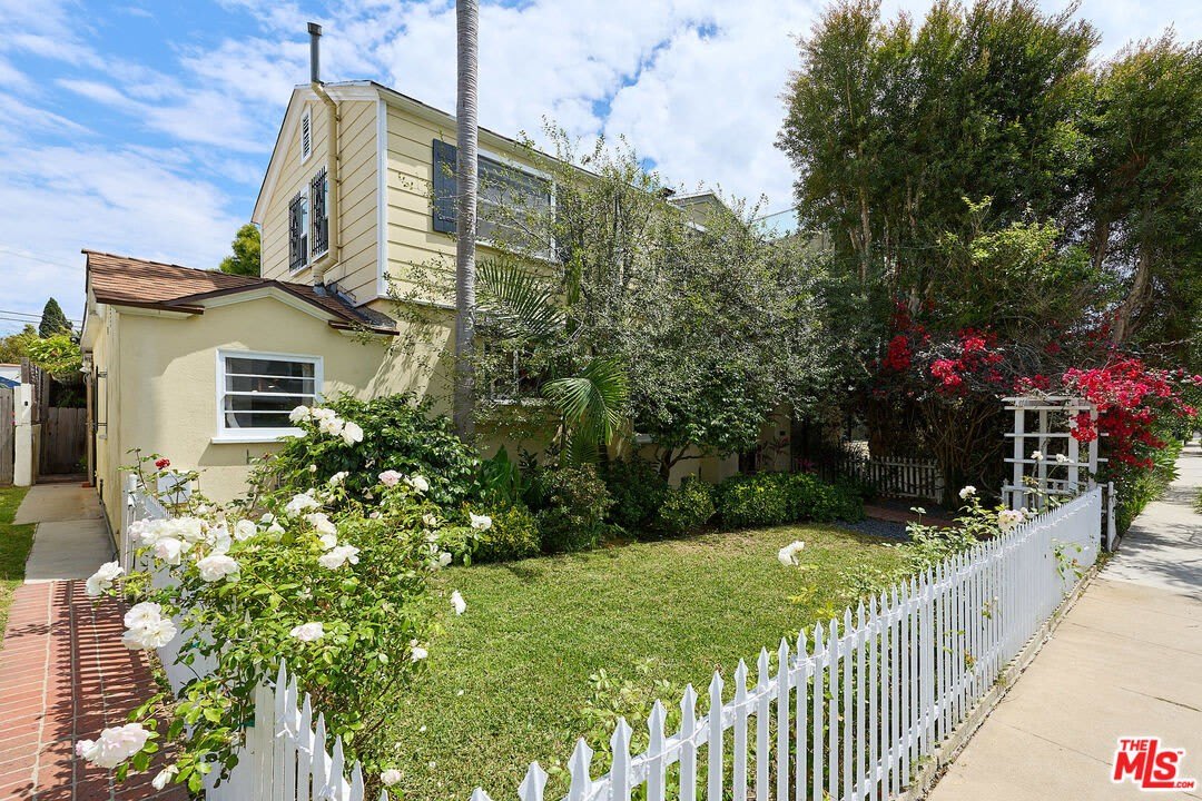 820 Crestmoore Pl – photo 2