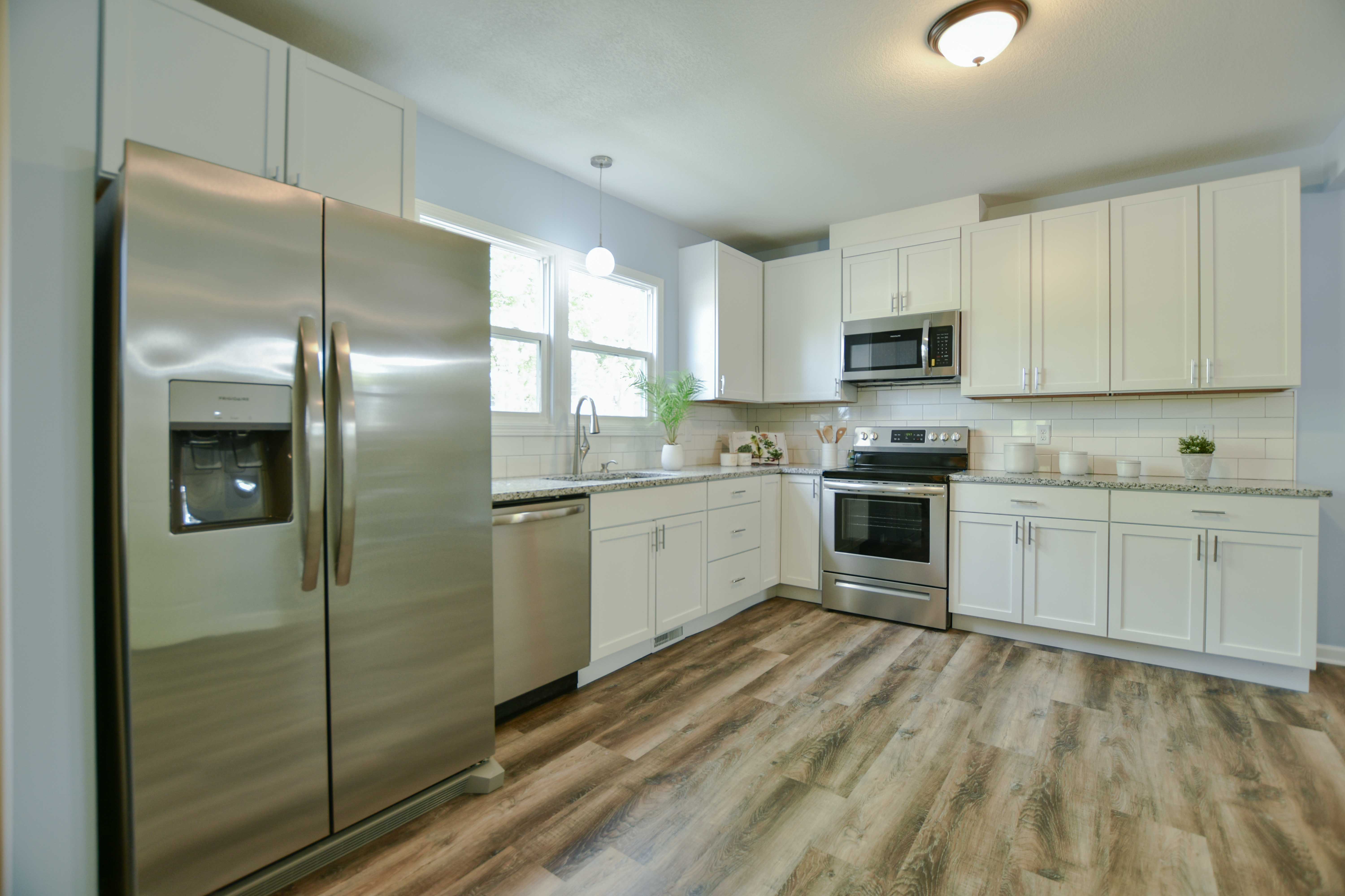 100 E 38th St – photo 4