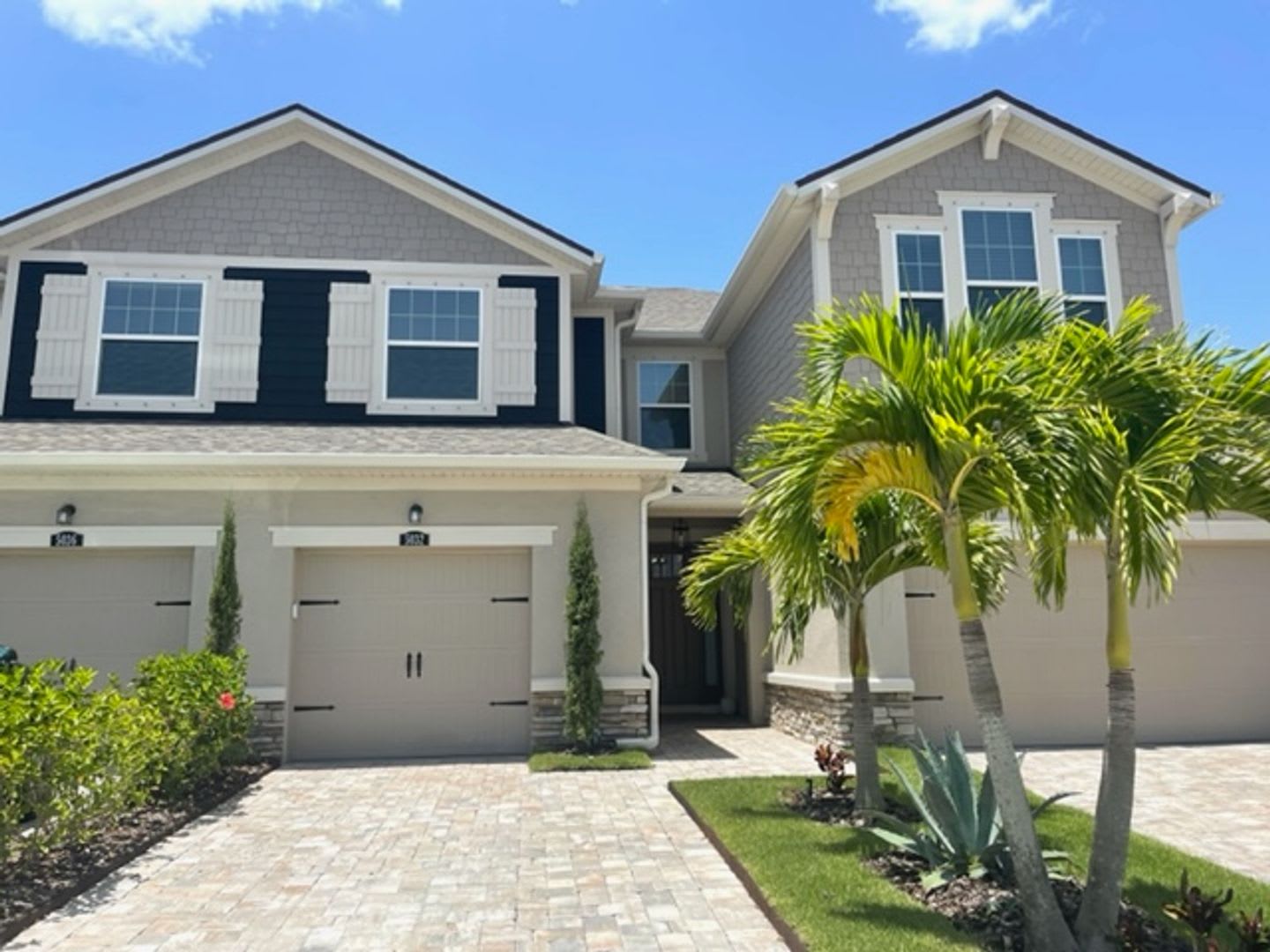 3/2.5 FURNISHED OPTION- No deposit for qualified applicants! Short Term Available! – photo 1