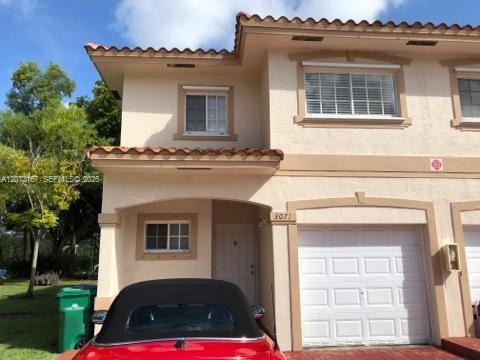 3071 Riverside Drive – photo 1