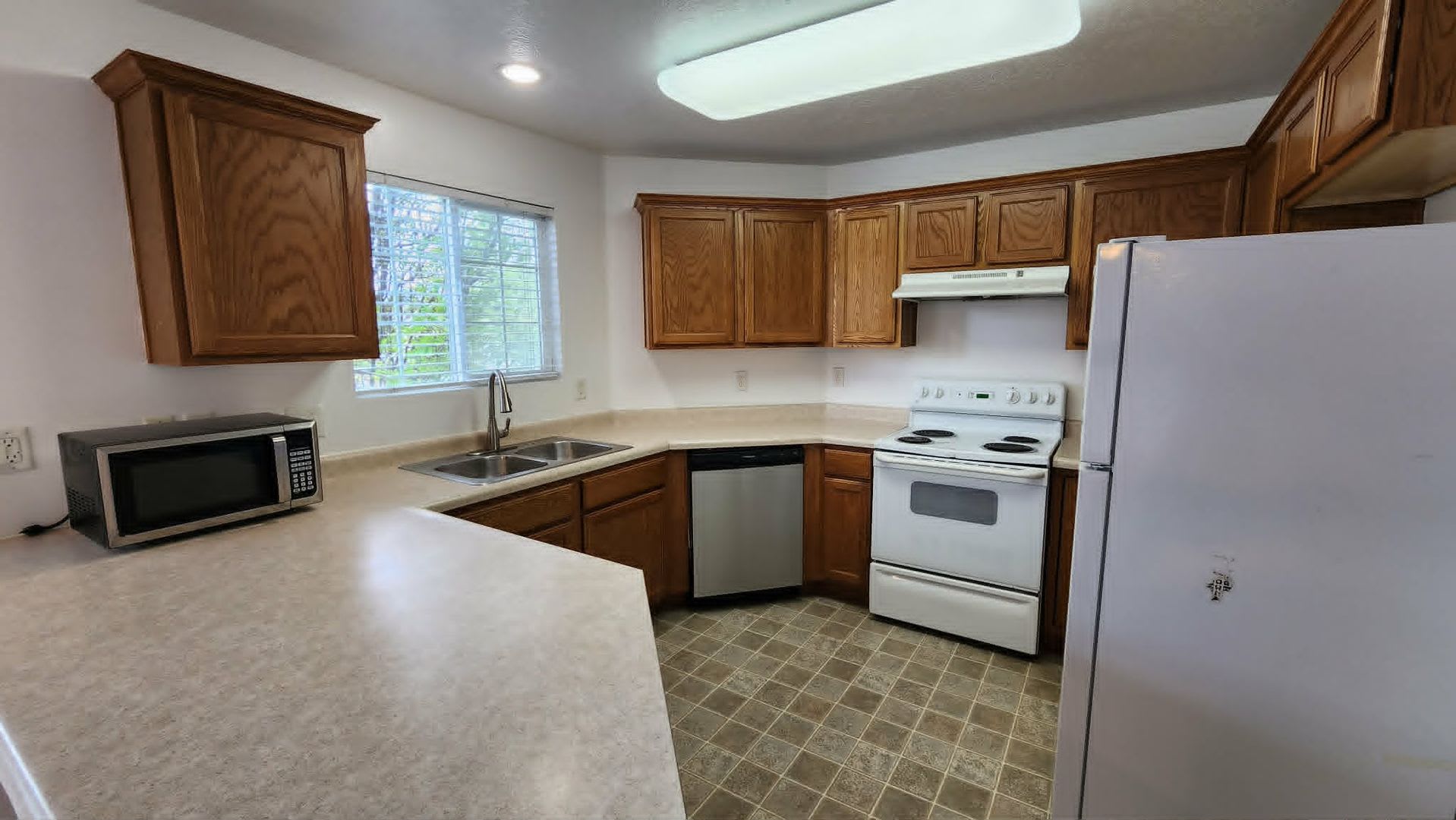 Great Daybreak Condo in Harvest Hills!! – photo 3