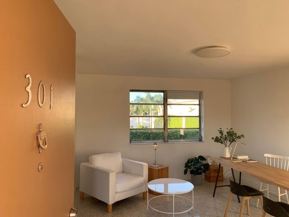 649 SW 9th Street – photo 2