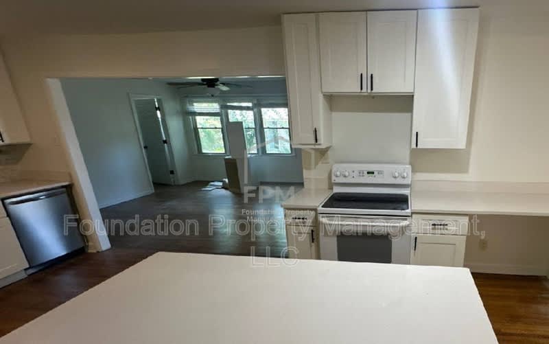 1169 Dearing Road – photo 3