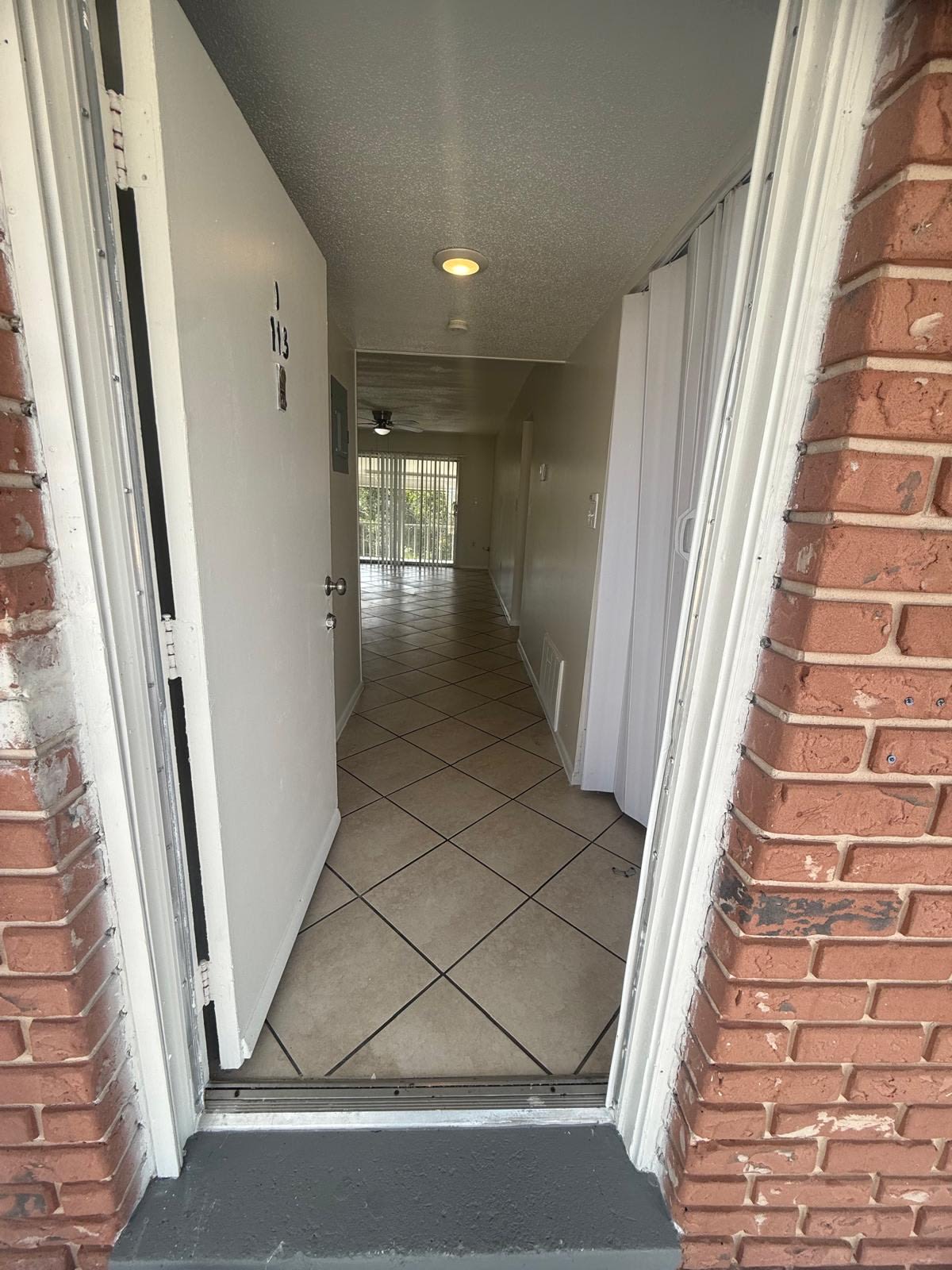 809 W Lancaster Rd – photo 4