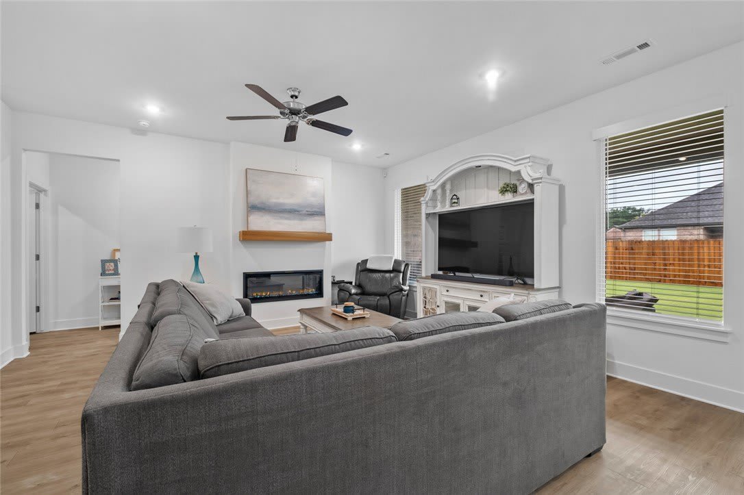 2105 Oliver Street – photo 4