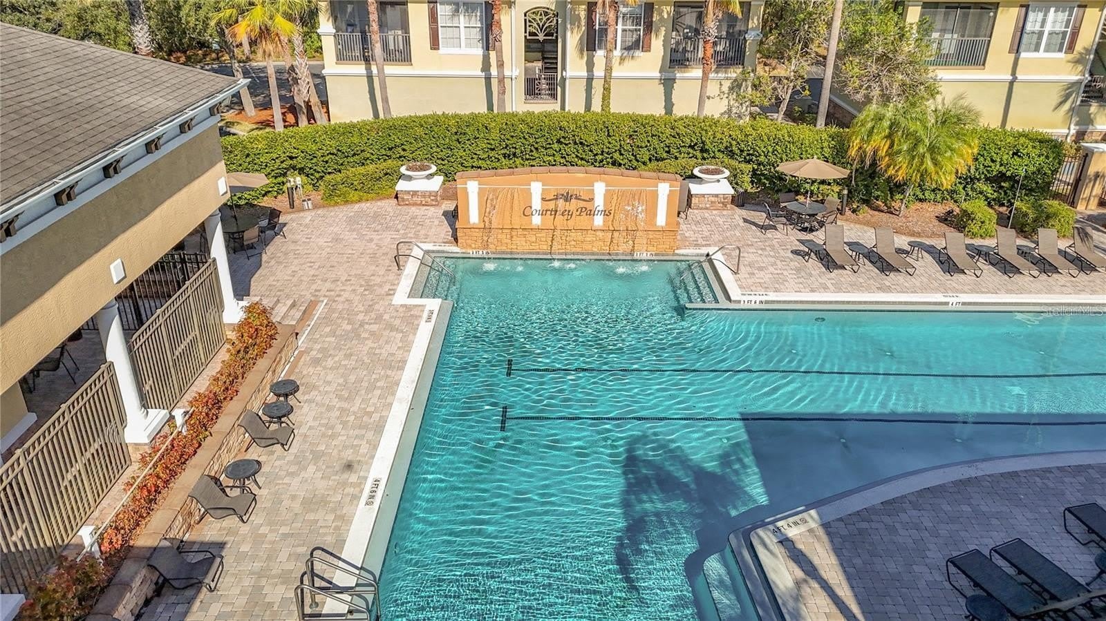 10025 COURTNEY PALMS Boulevard – photo 3