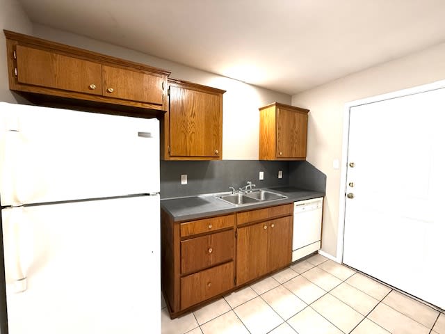1036 San Saba St – photo 4