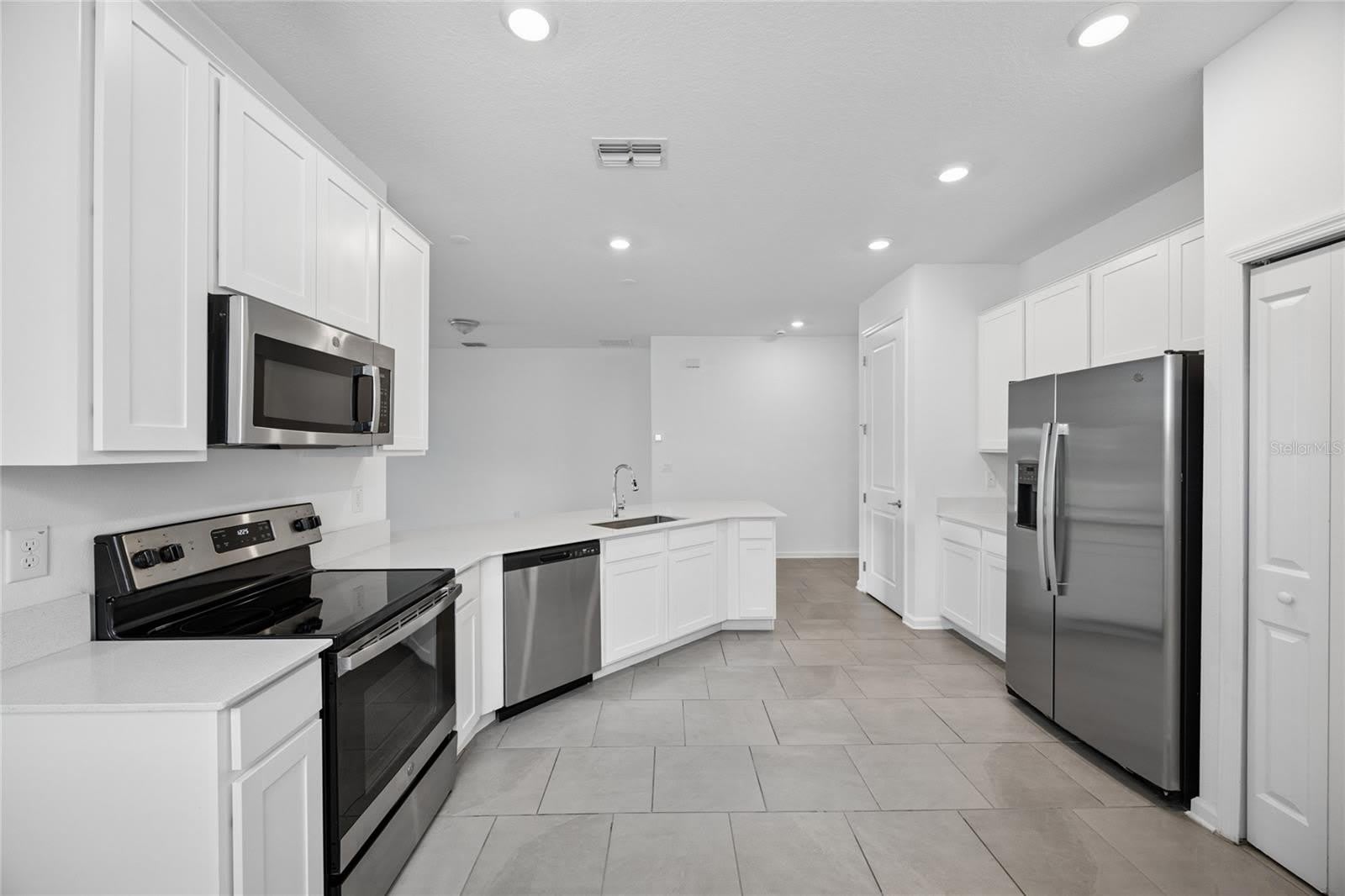 363 LOCH Court – photo 4