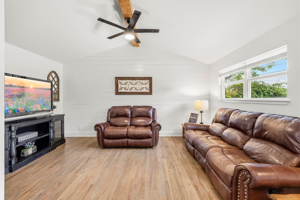 315 Mimosa St – photo 5