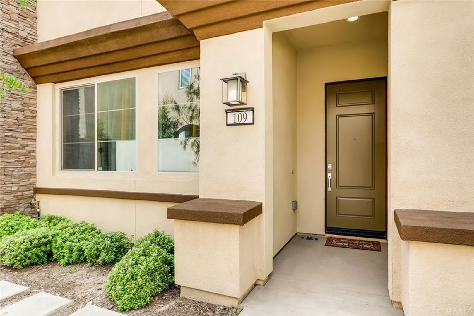 Stunning Tri Level Home in Great Park Community – photo 2