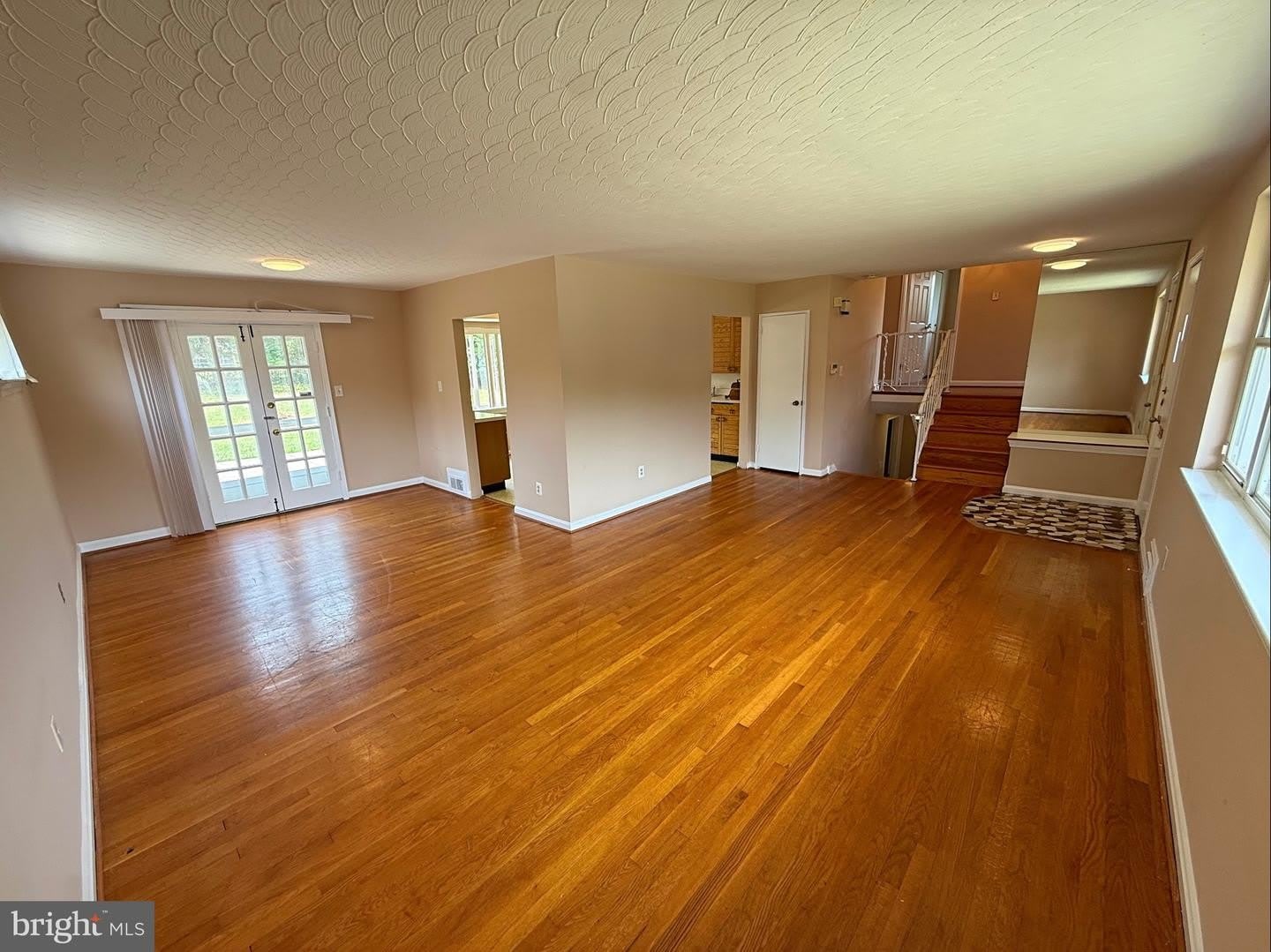 7104 ADELPHI RD – photo 5