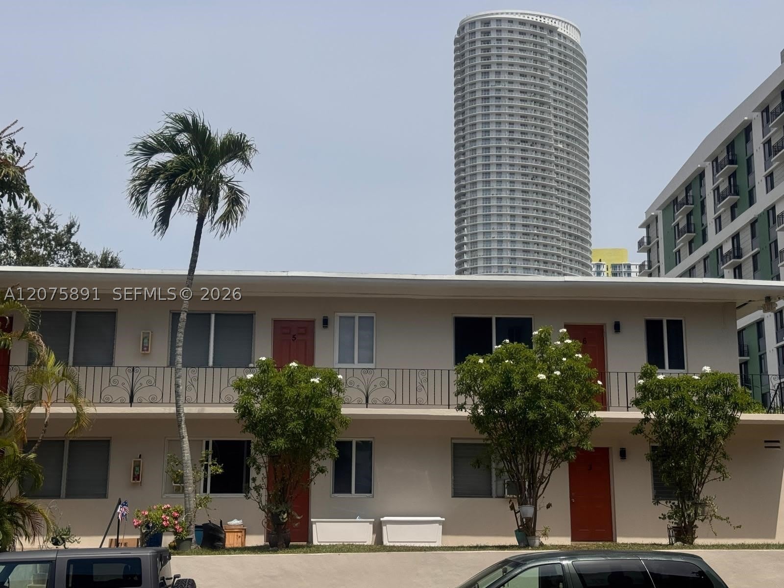 435 Sw 5Th Ave – photo 2