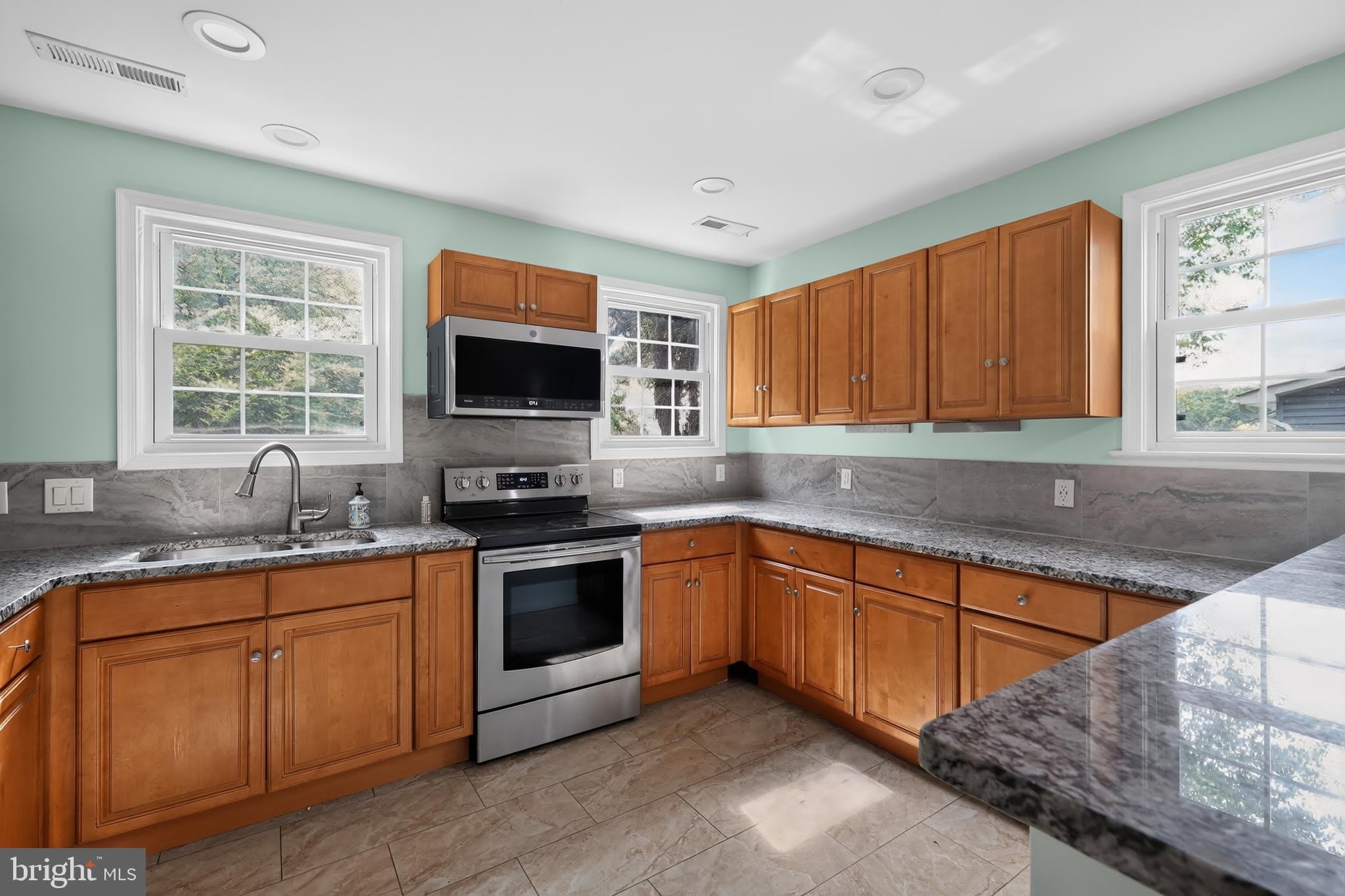 4700 ADDISON Drive – photo 3
