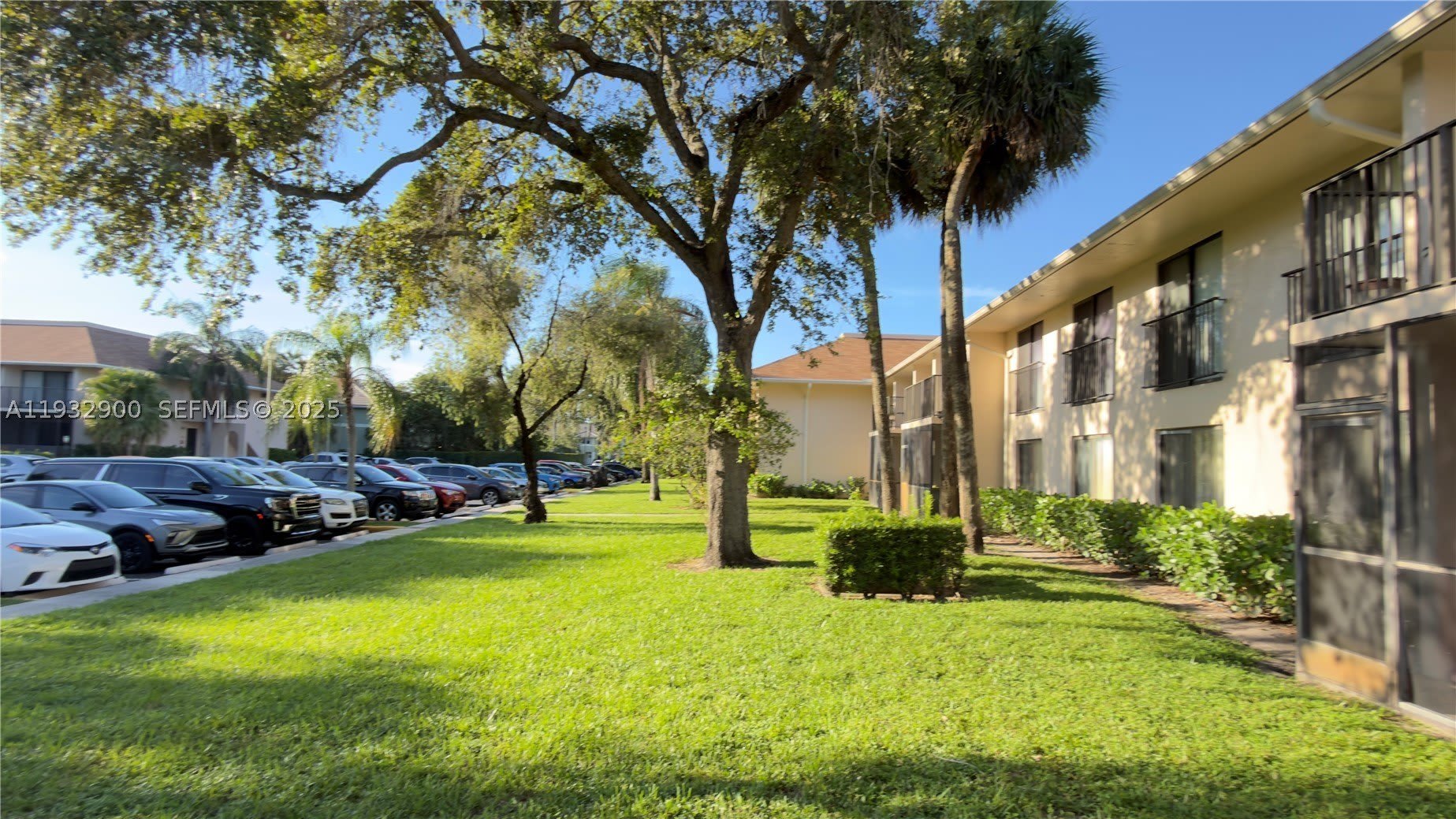 5855 Washington St – photo 2