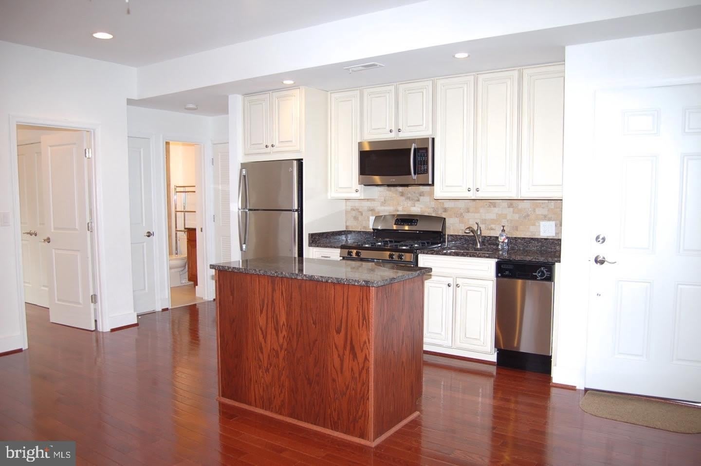 3211 GEORGIA AVE NW #A – photo 1