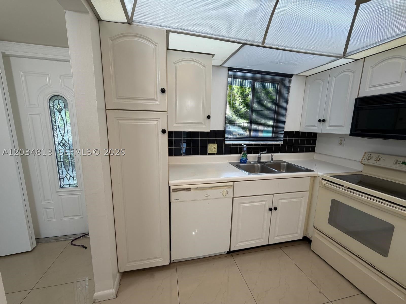 200 Waterway Dr S – photo 4
