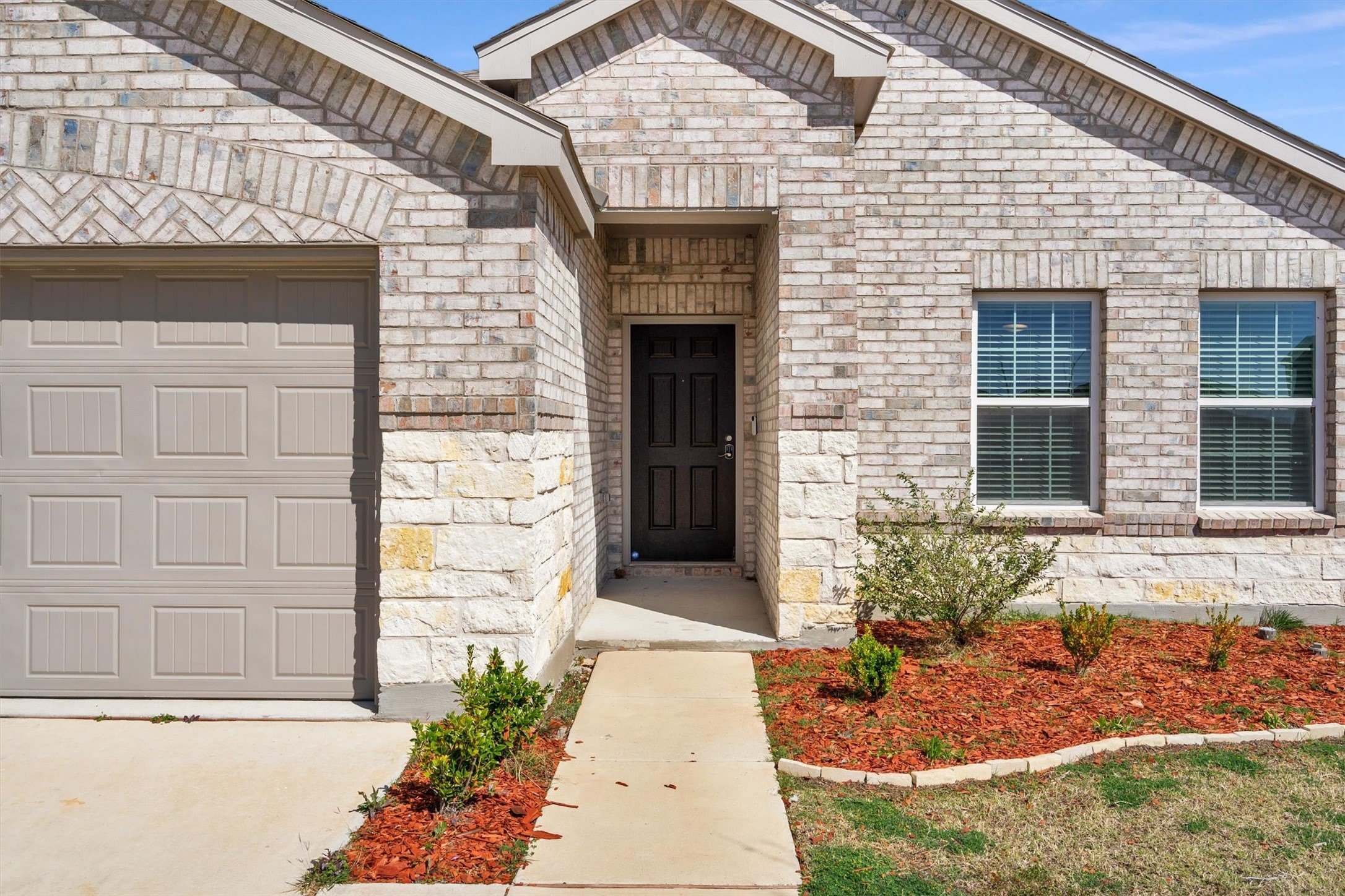 1100 Varson Drive – photo 4