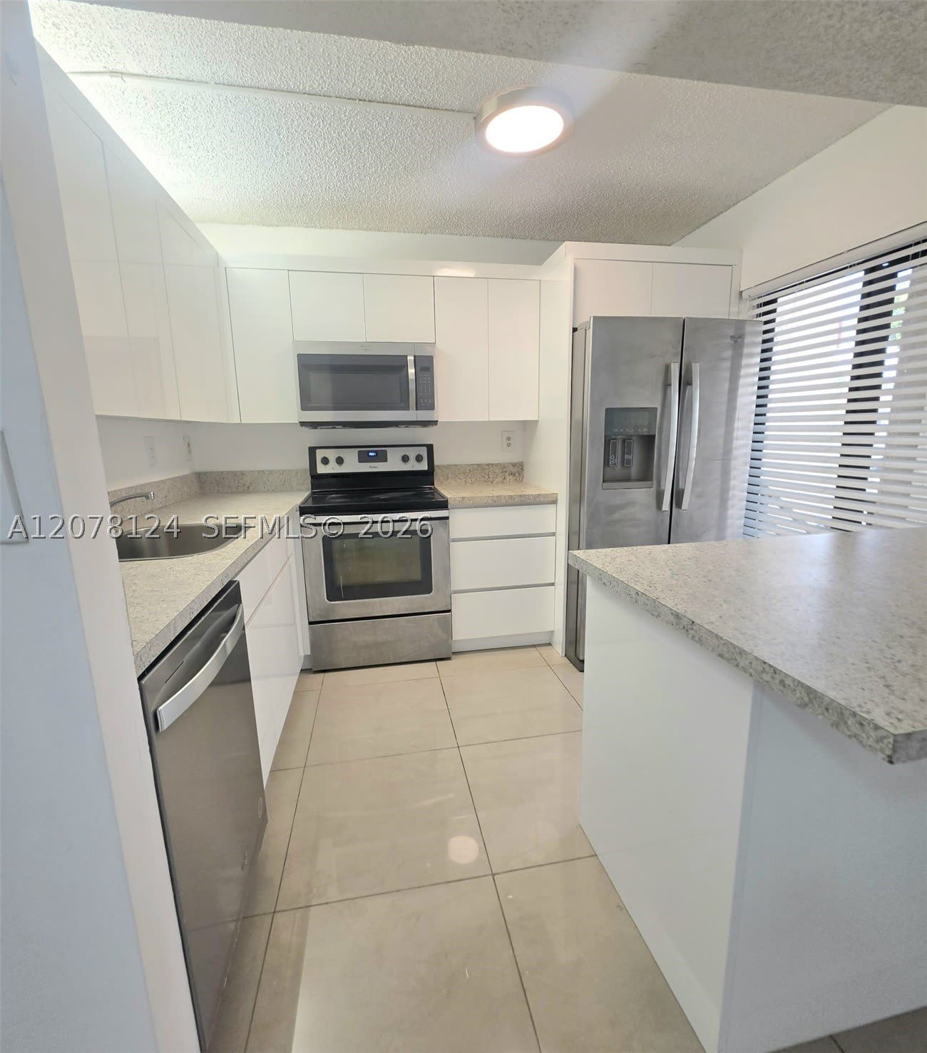20105 NE 3rd Ct – photo 1
