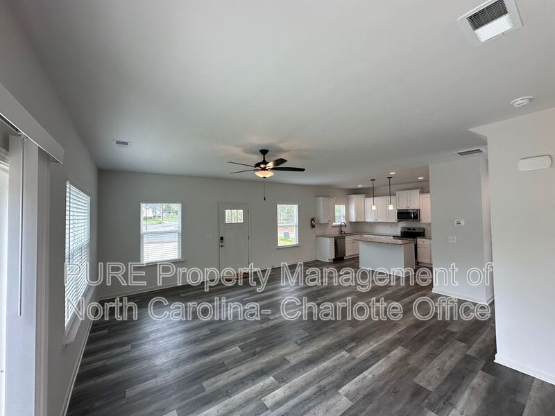 2649 Hemphill St – photo 4
