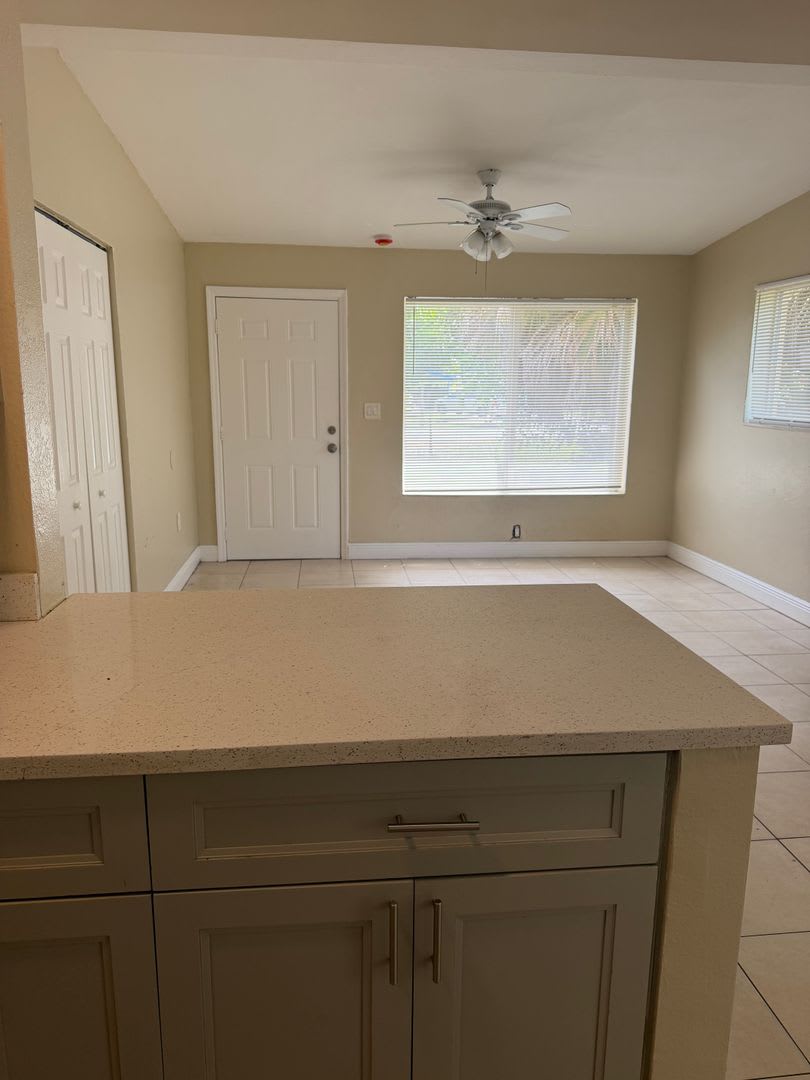 Updated 3/2 house in Broward Estates! – photo 5