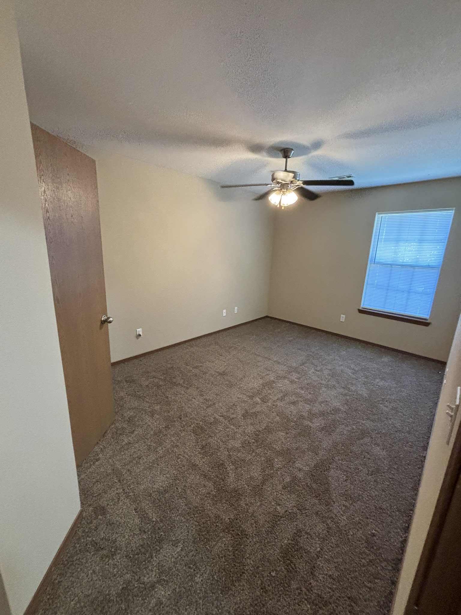 1202 Southwest Quartz Avenue – photo 5