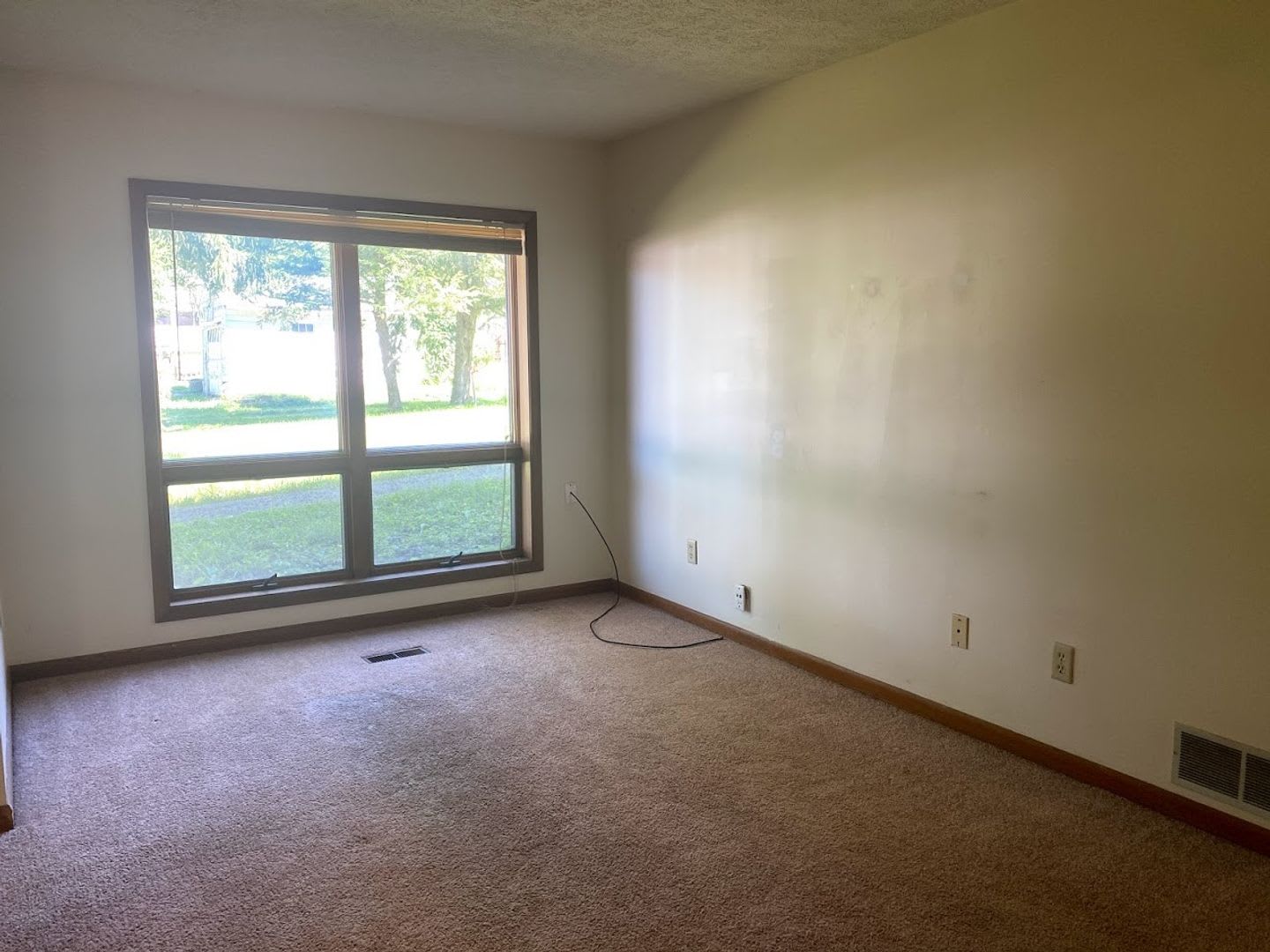 ***AUGUST 2027*** Lower Level 2 bedroom, 2 bath home with large yard (Great for large group!) – photo 4