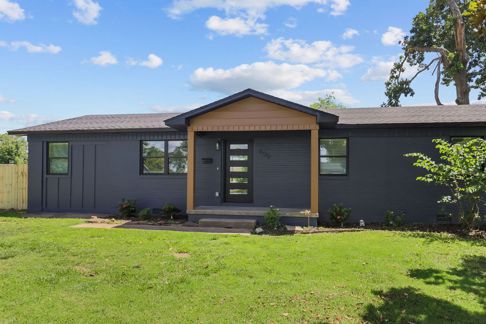 Newly Remodeled Bentonville Home – photo 1