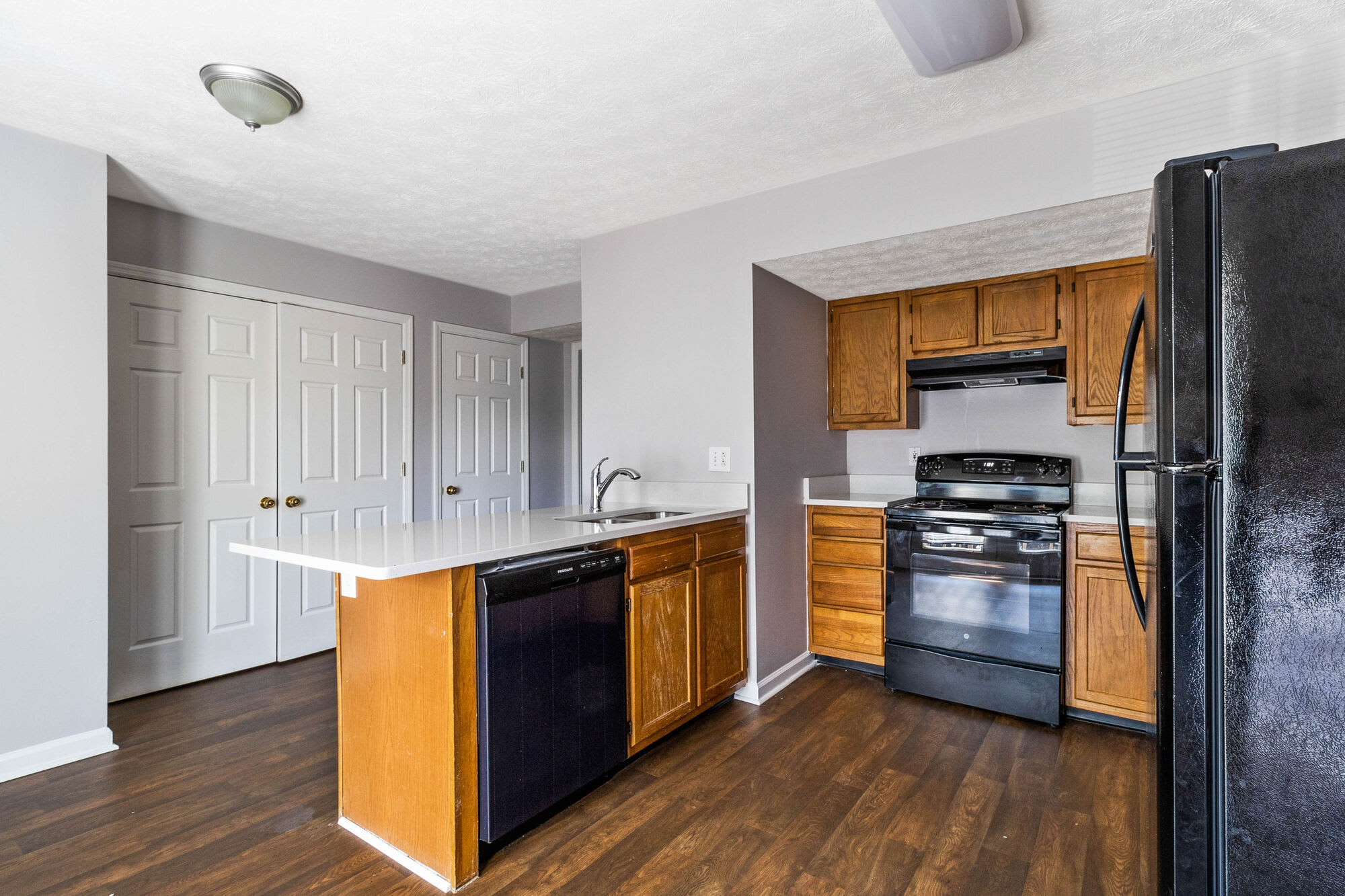 Eagle Creek Townhomes – photo 1