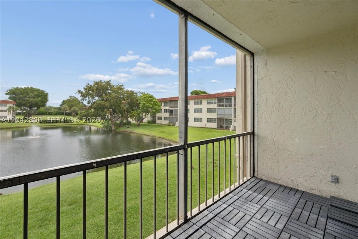 800 S Hollybrook Dr – photo 2