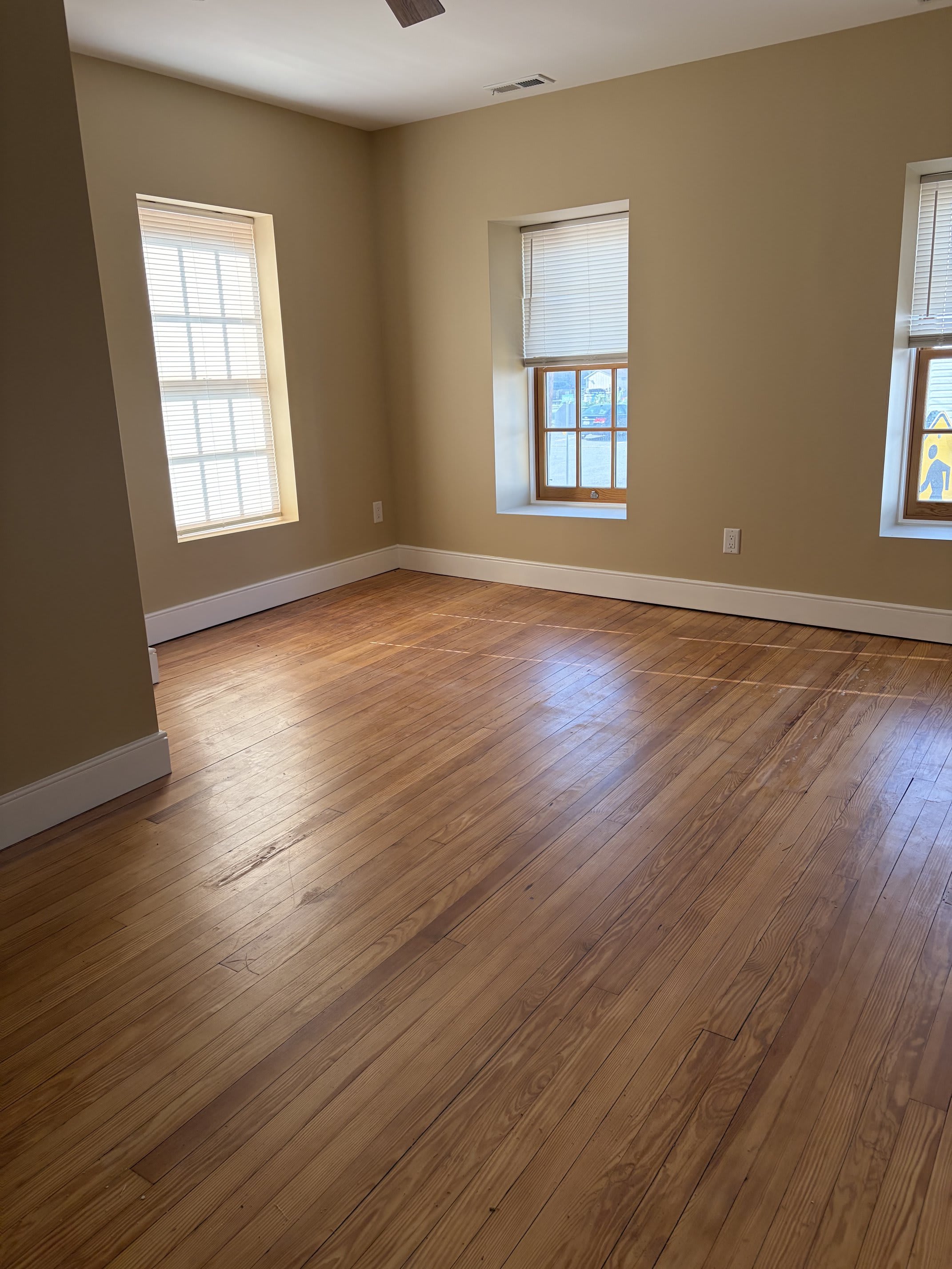 300 East Main Street – photo 4