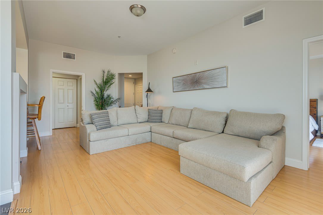 15 E Agate Avenue – photo 5